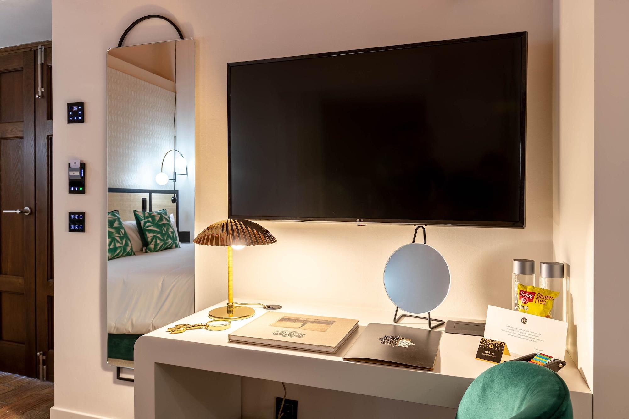 Claude Hotel