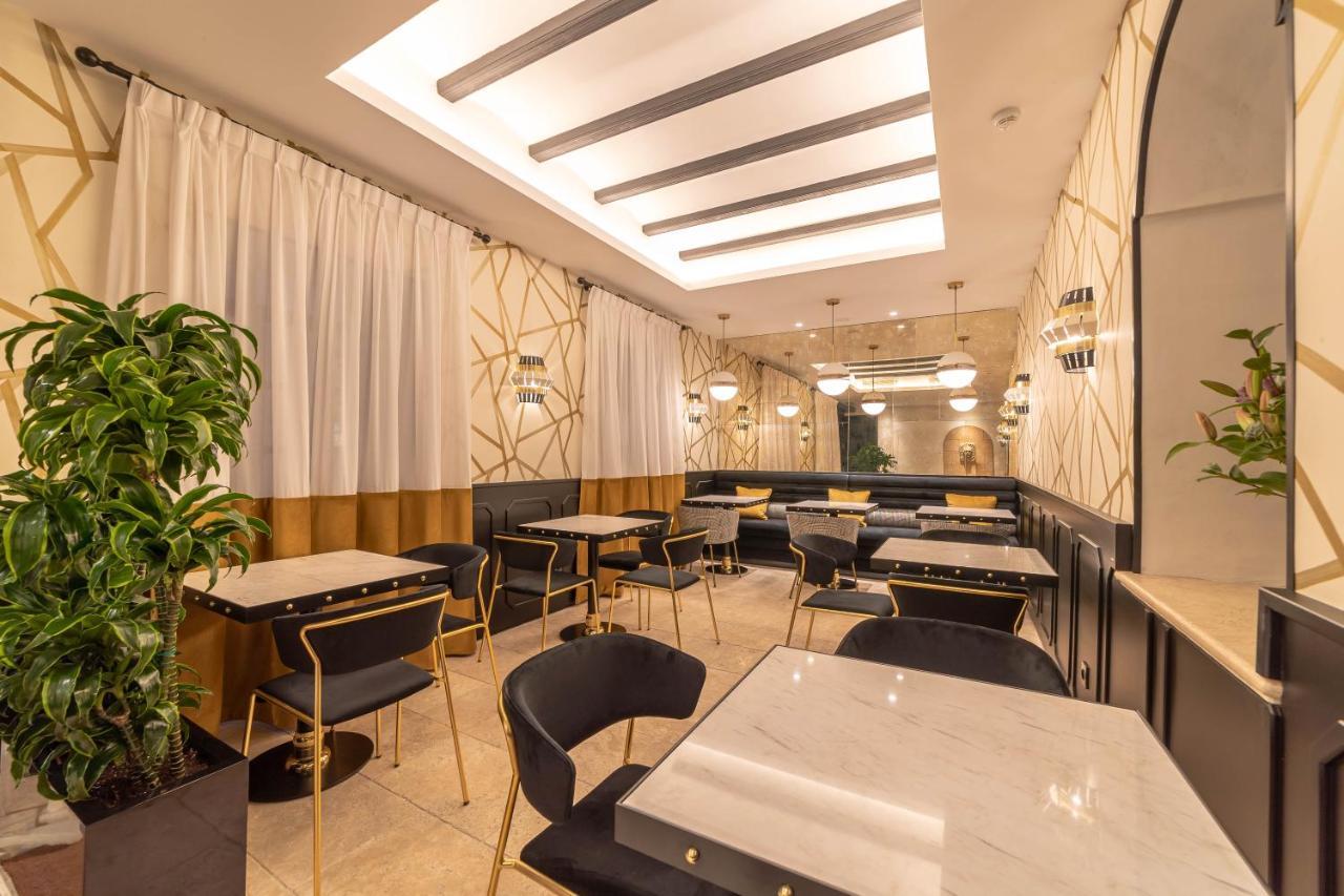 Claude Hotel